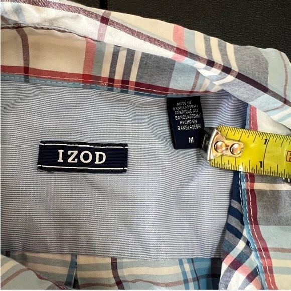 IZOD Men’s Plaid Button-Down Shirt - Classic Casual Style, Size M - Picture 2 of 8